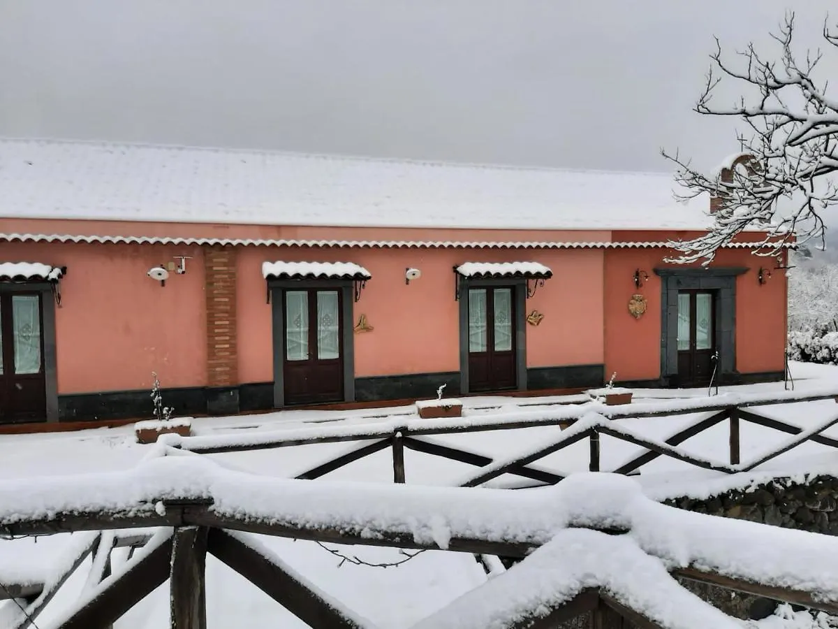 Farm stay Feudo Magazzeni Etna Villa Sant'Alfio Italy